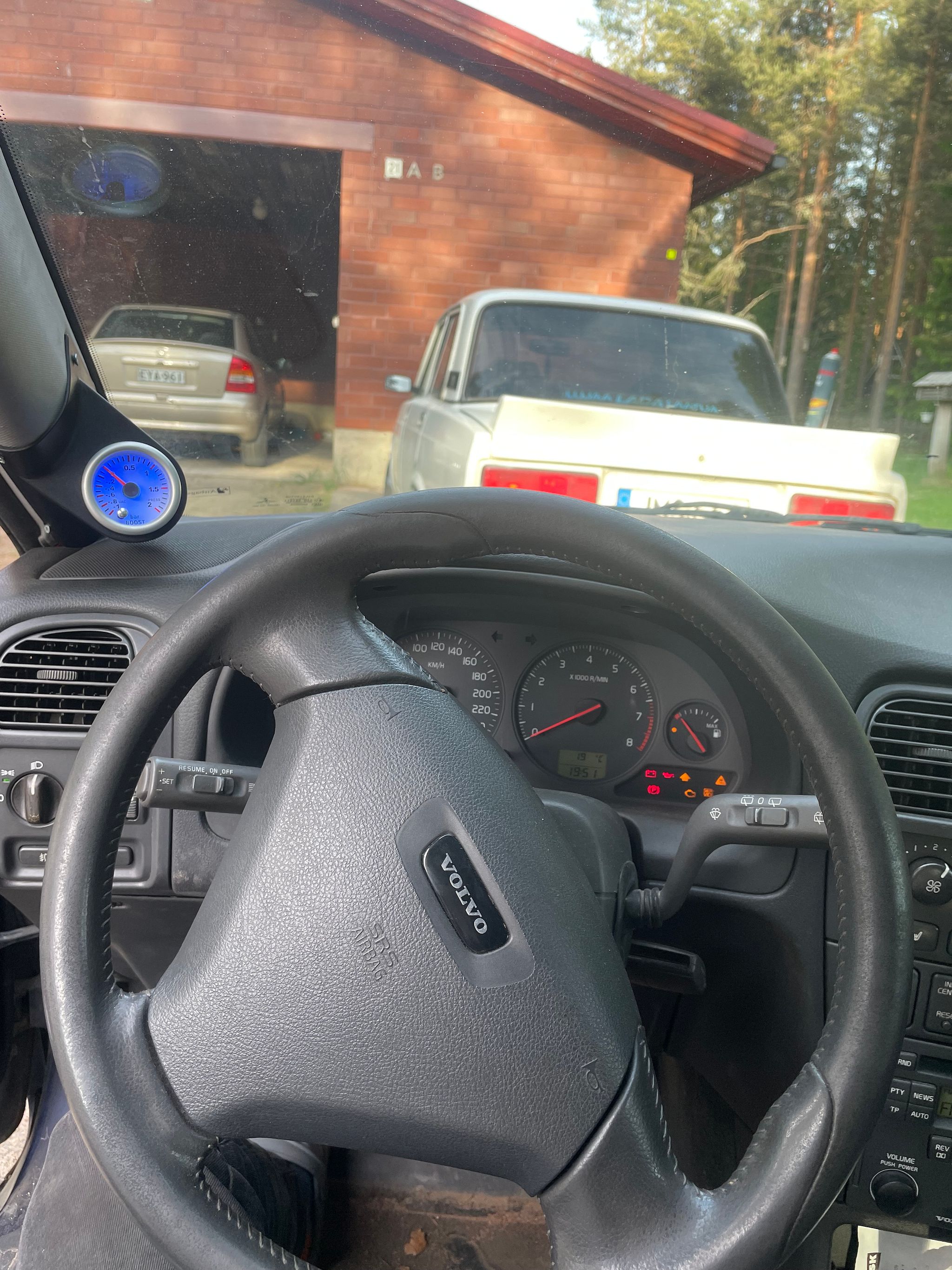 Image 8/11