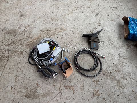 Image 1/5