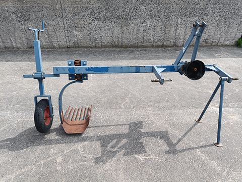 Image 1/8