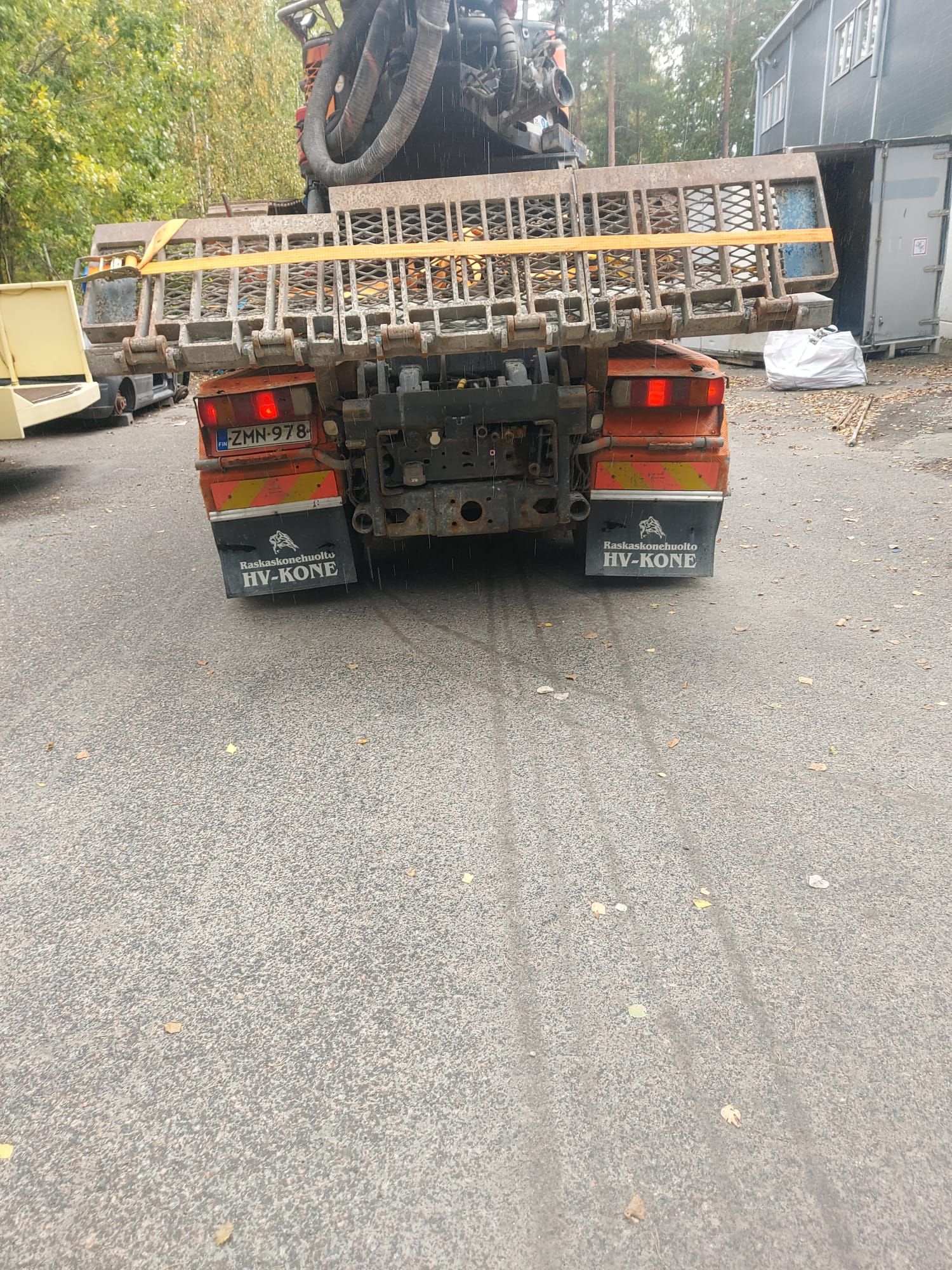 Image 4/5