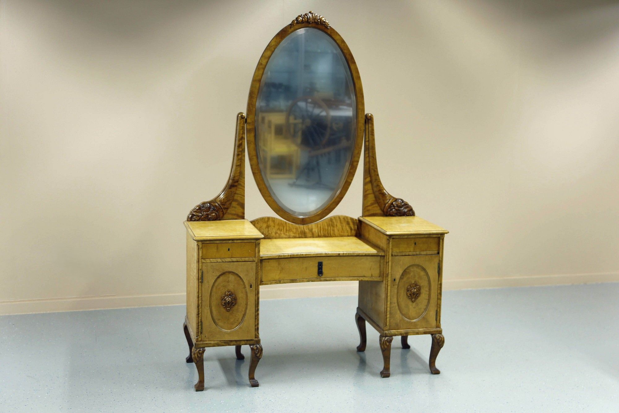 Image 3/40