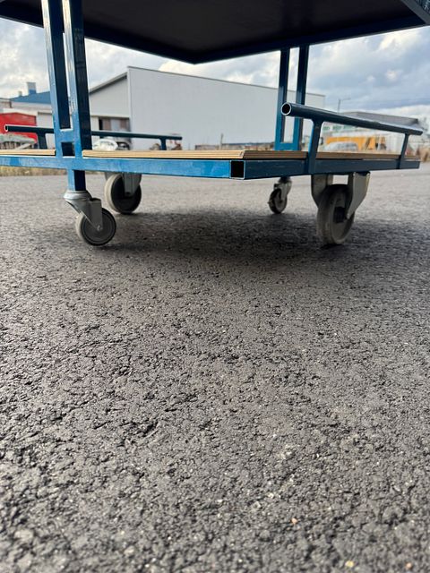 Image 8/8