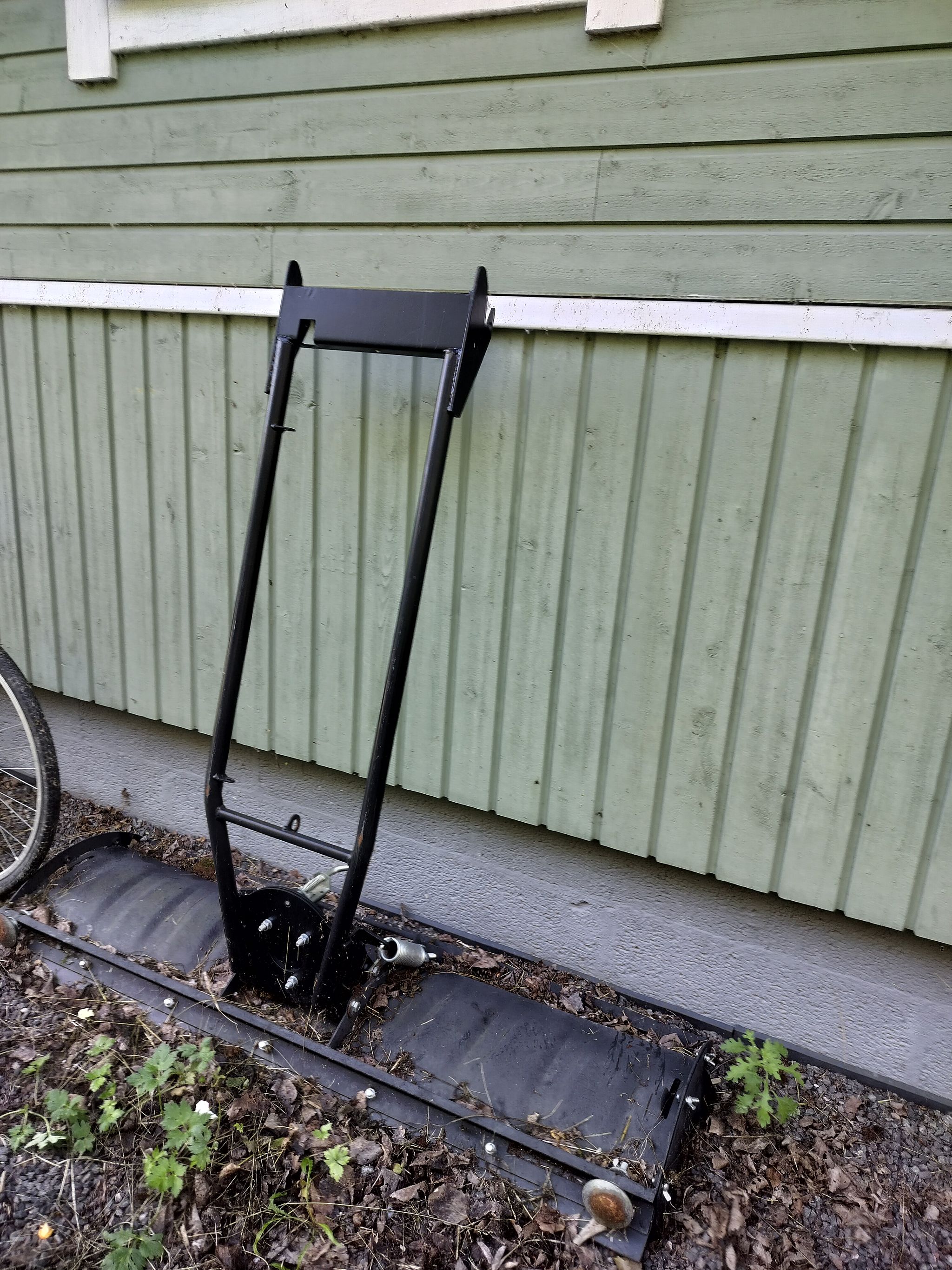 Image 8/10