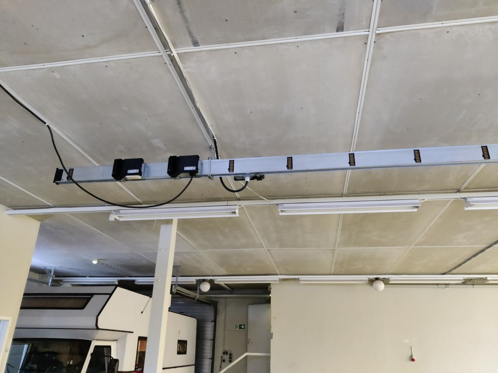 Image 2/10