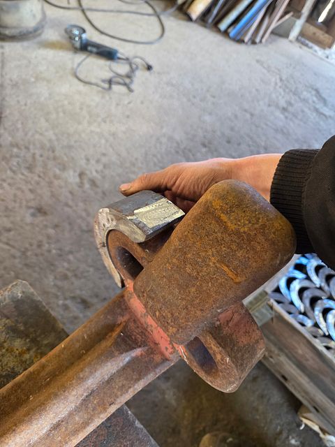Image 3/13