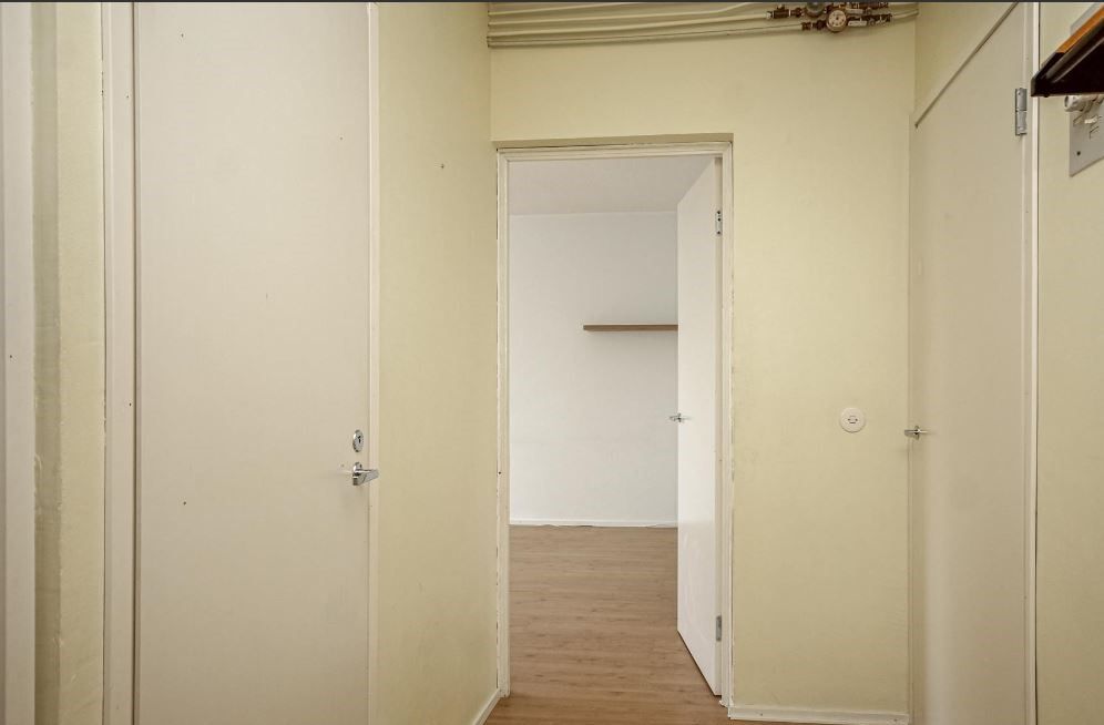 Image 15/18