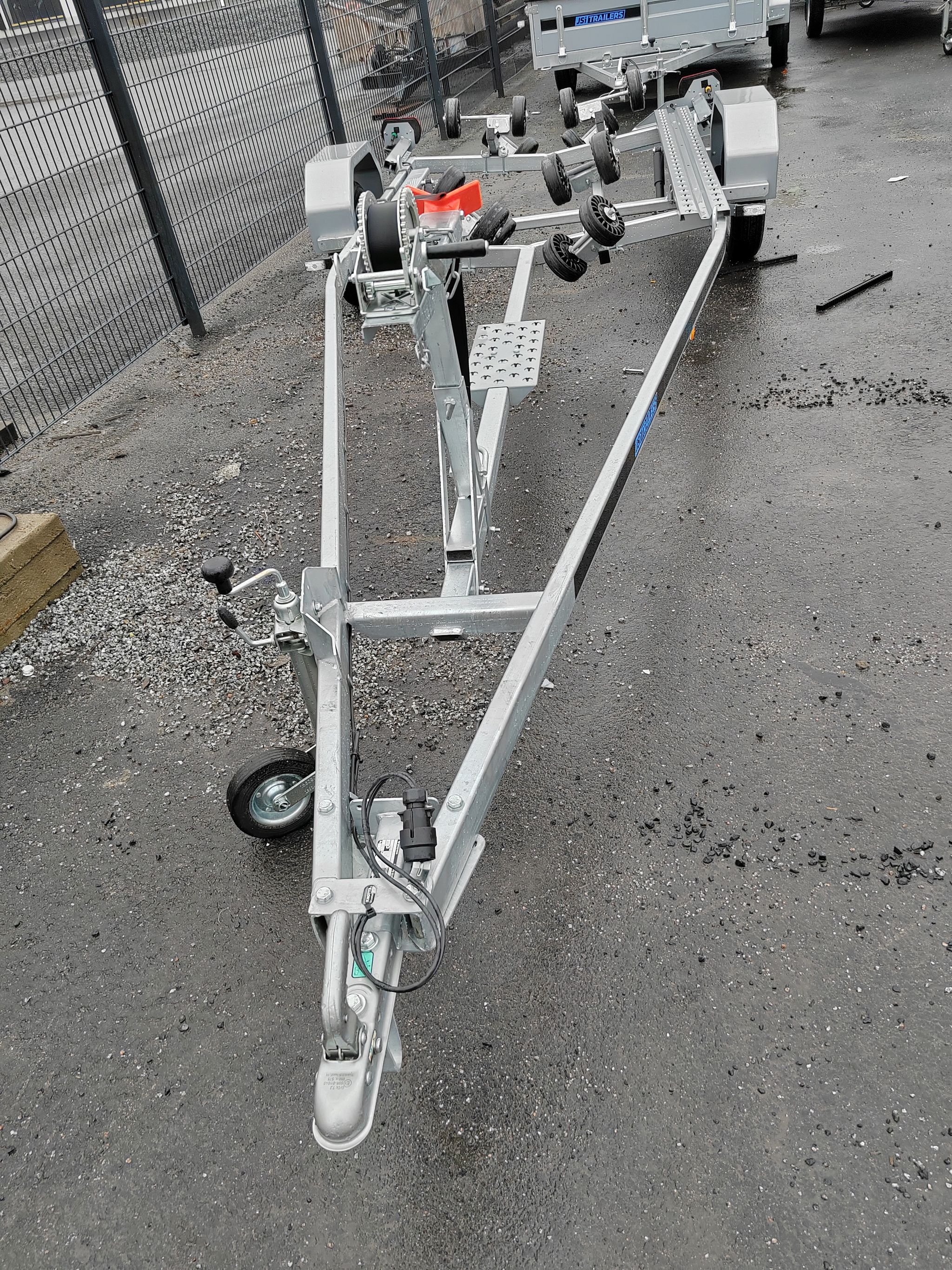 Image 2/5