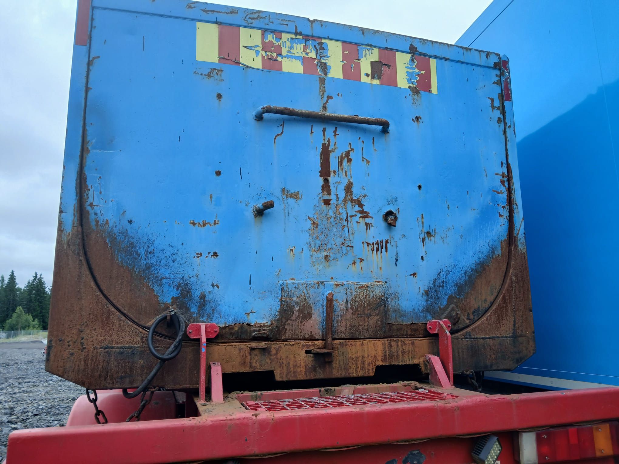 Image 19/23