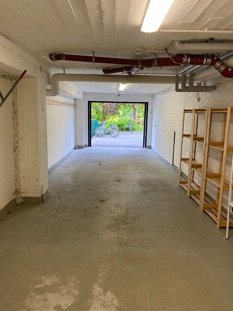 Image 2/5