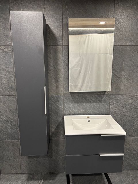 Image 1/7