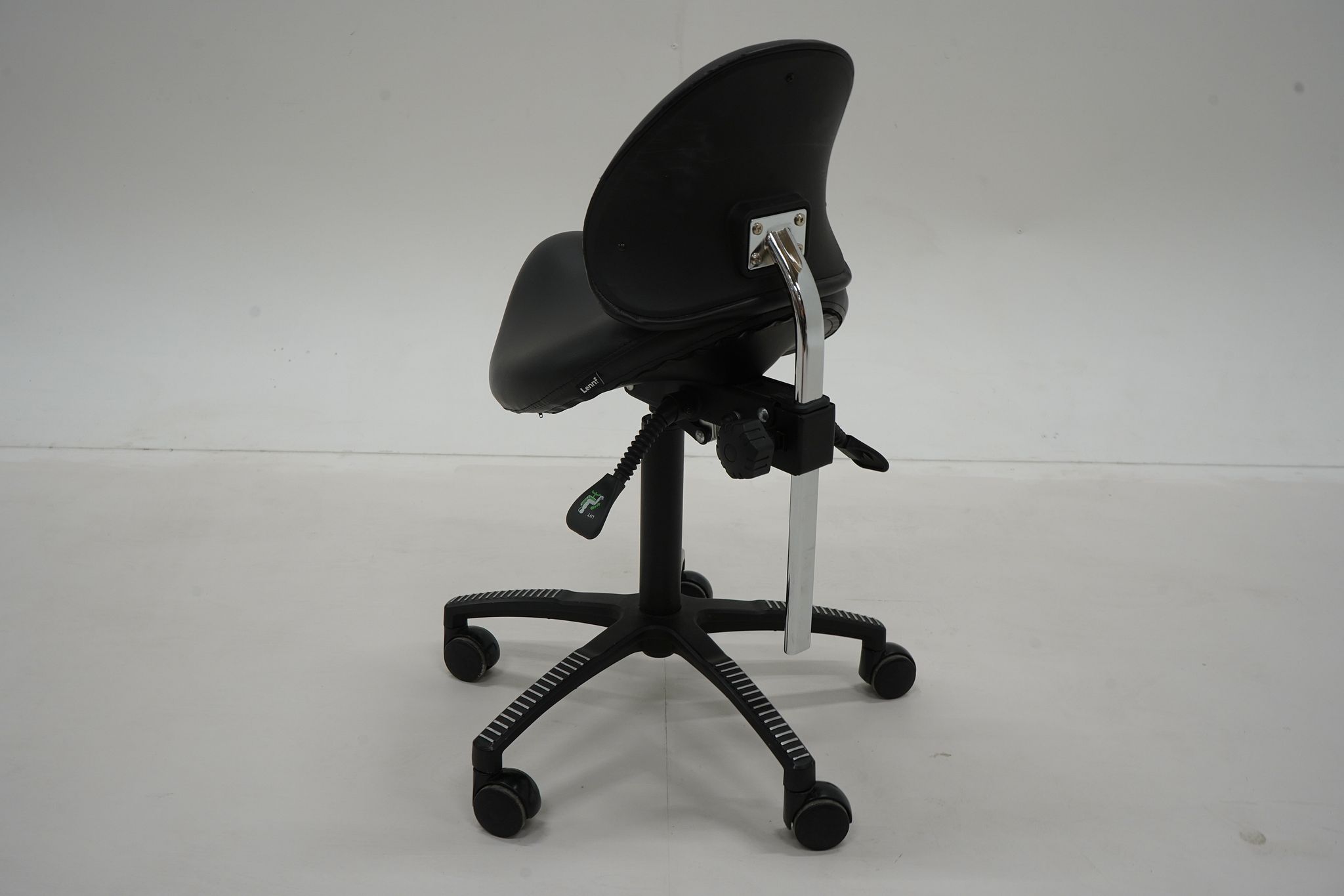 Image 4/15