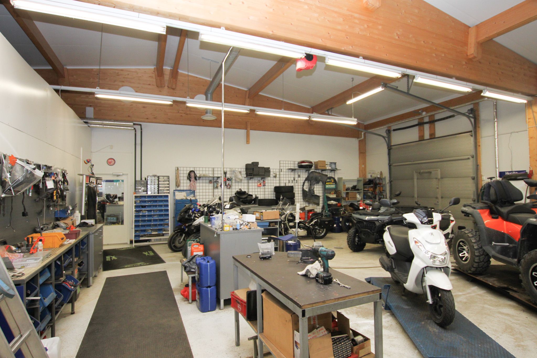 Image 11/19