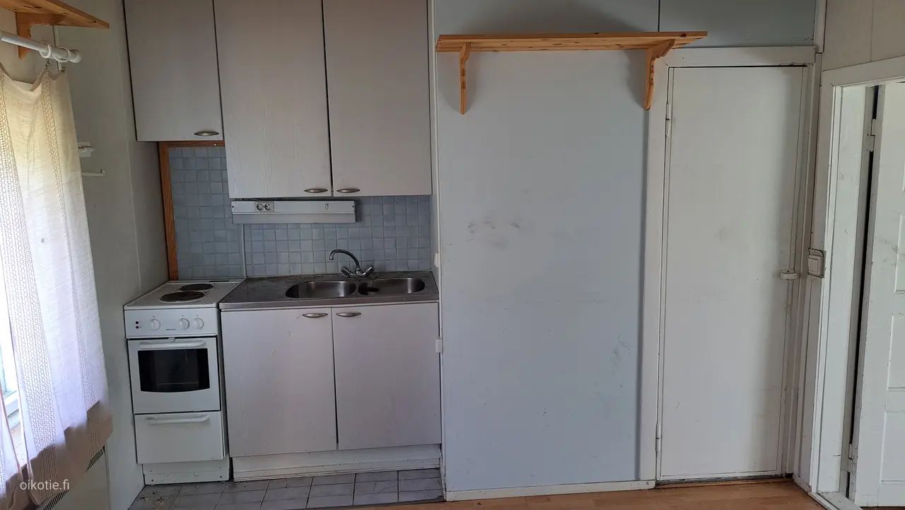Image 7/10