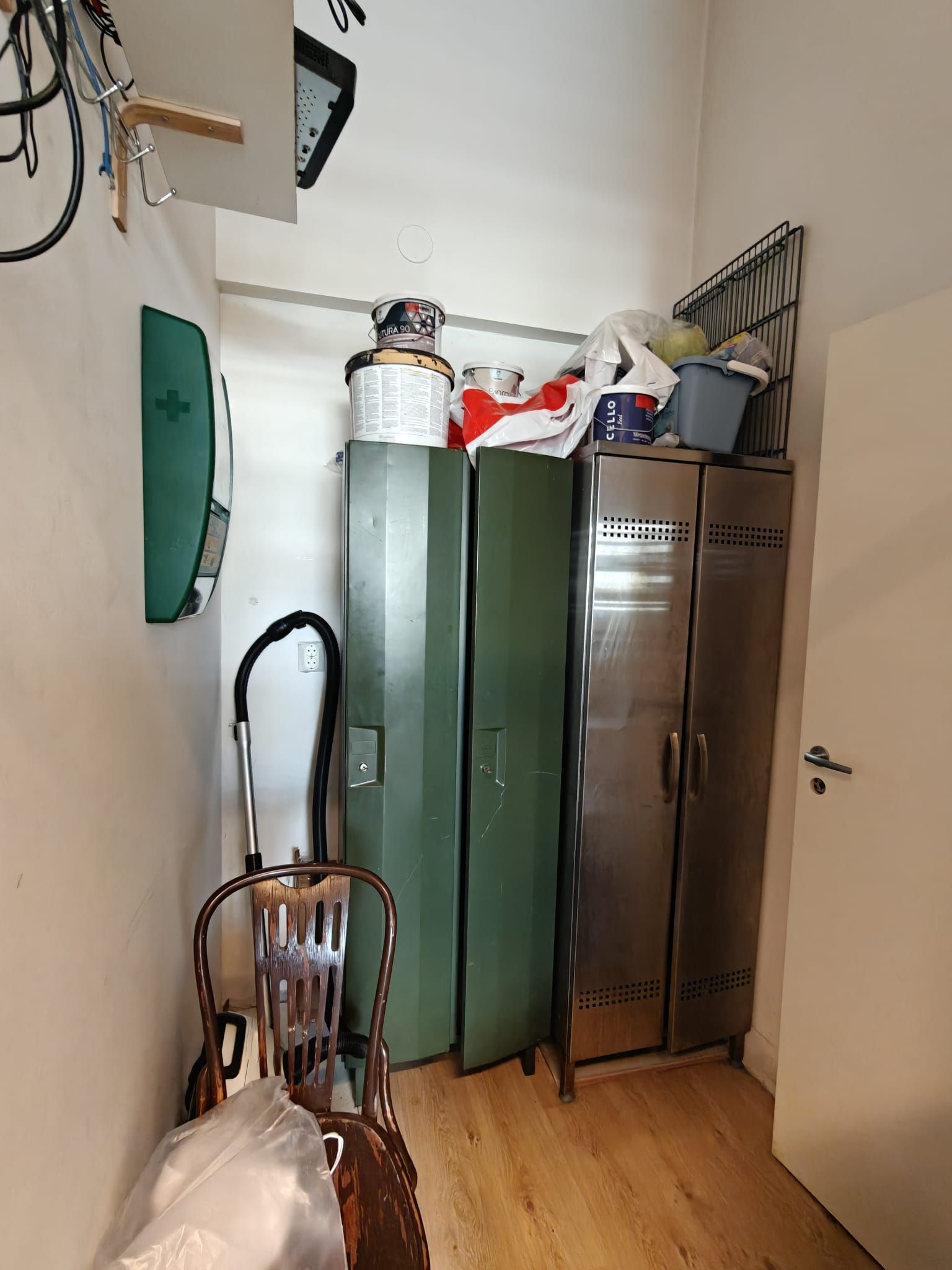 Image 12/25