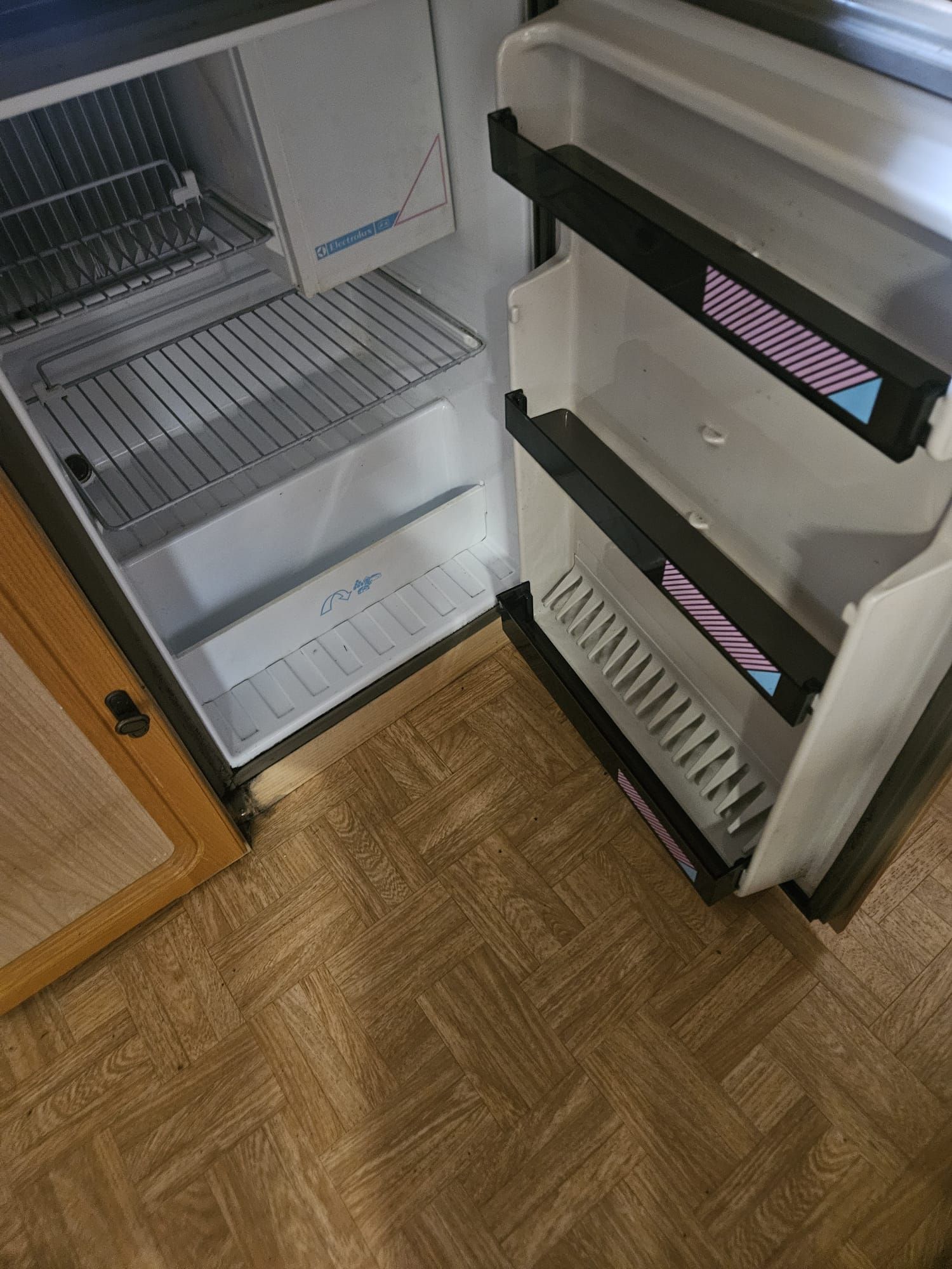 Image 6/10