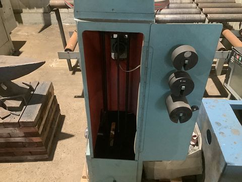 Image 1/3