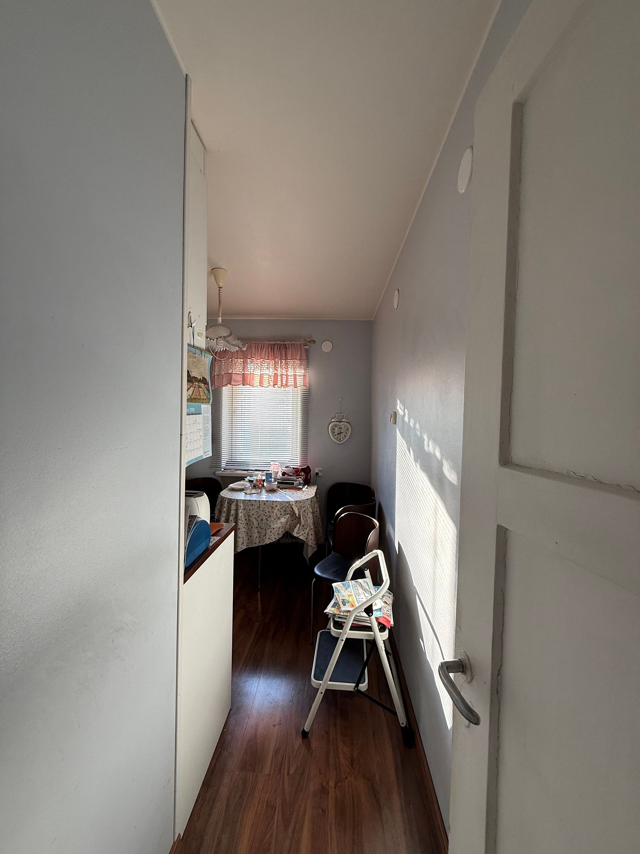 Image 9/10