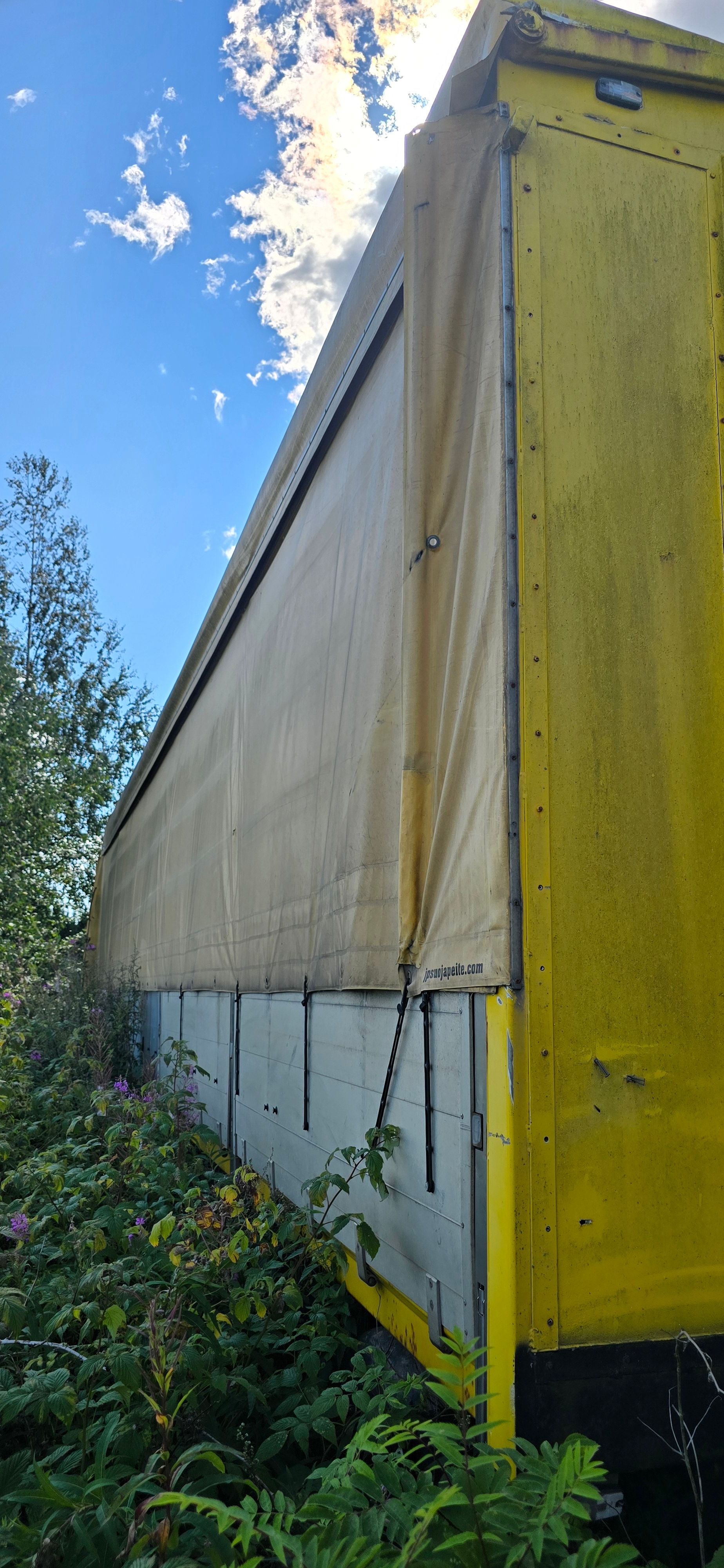 Image 3/6