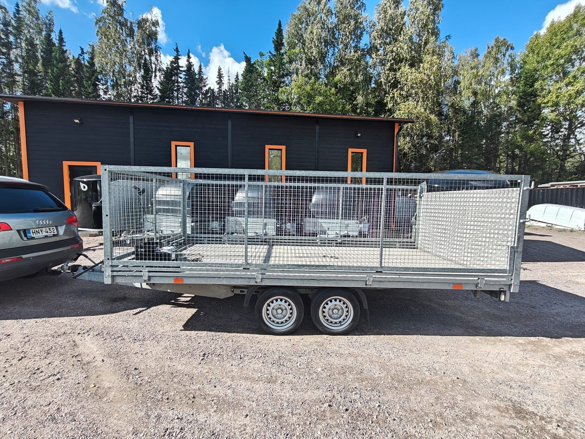 Image 1/18
