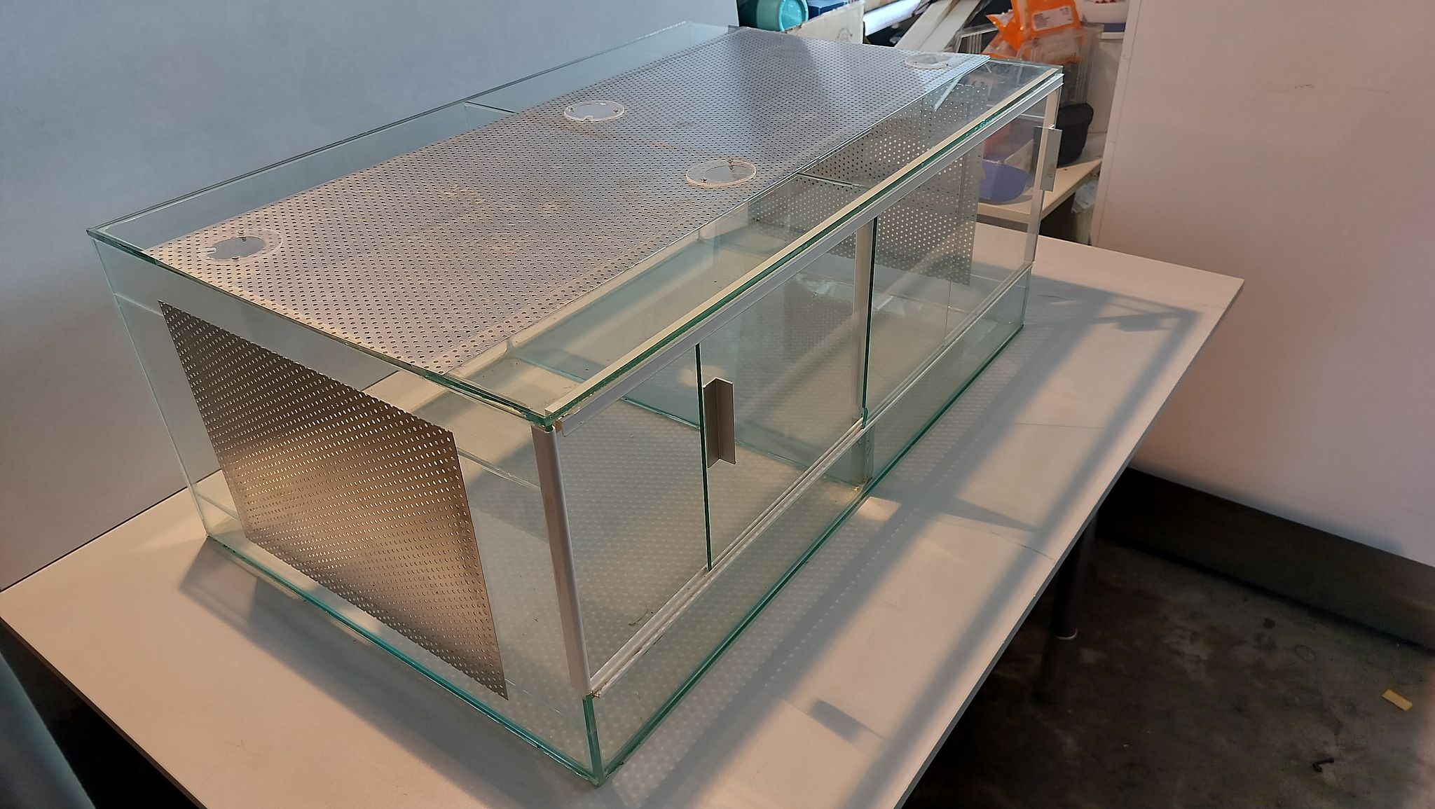 Image 1/12