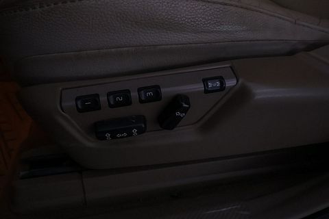 Image 12/25