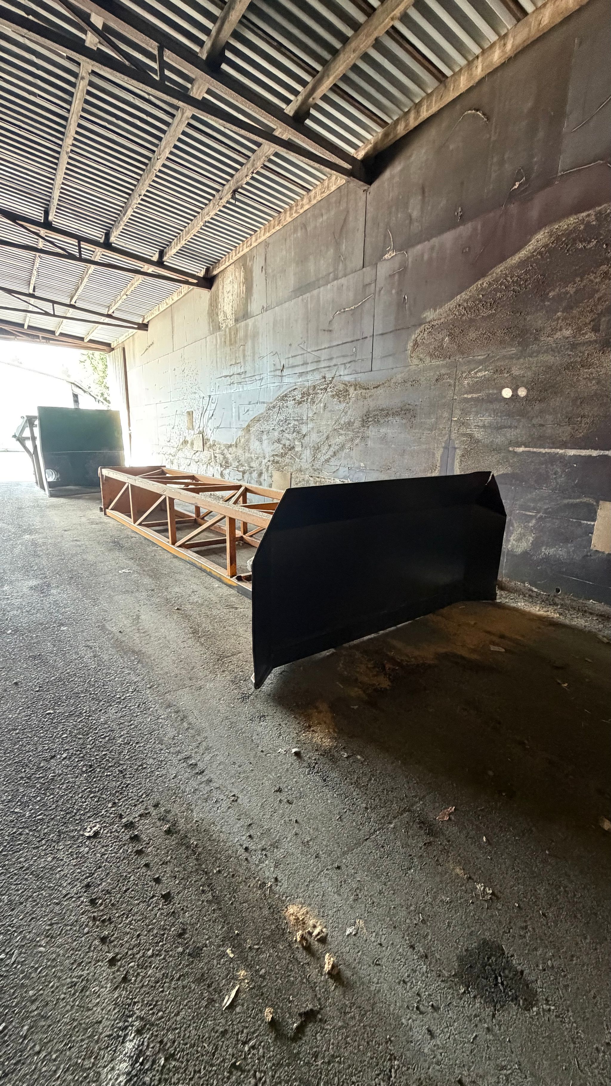 Image 2/4