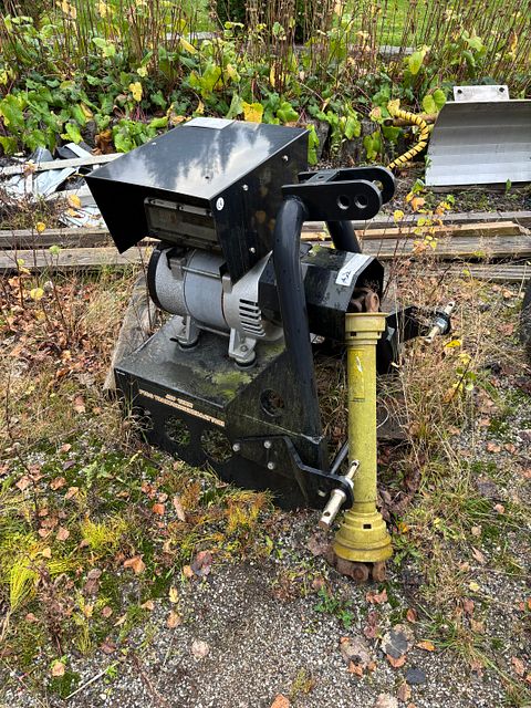 Image 1/8