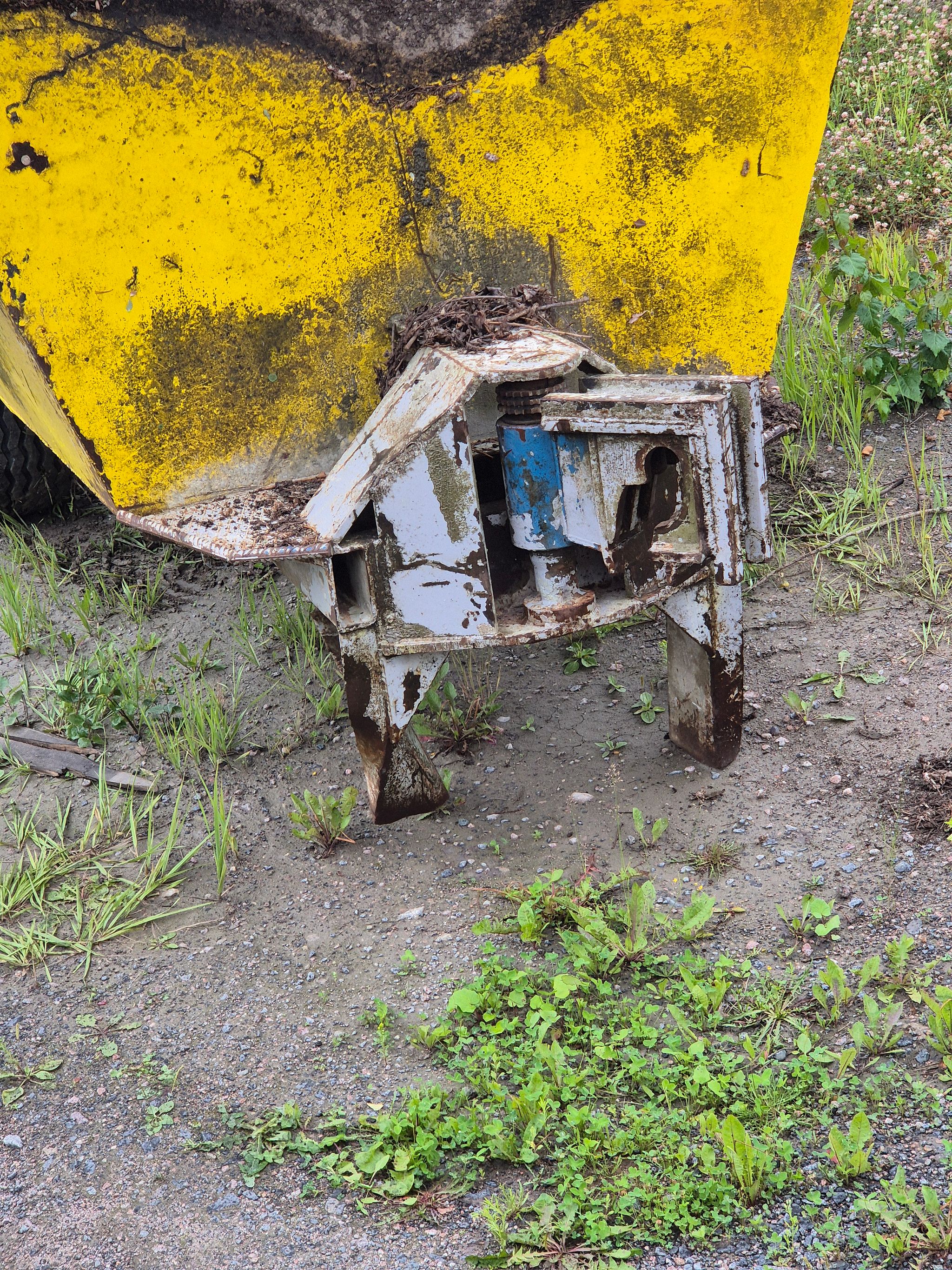 Image 4/4