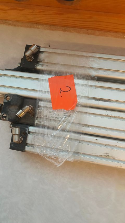 Image 4/16