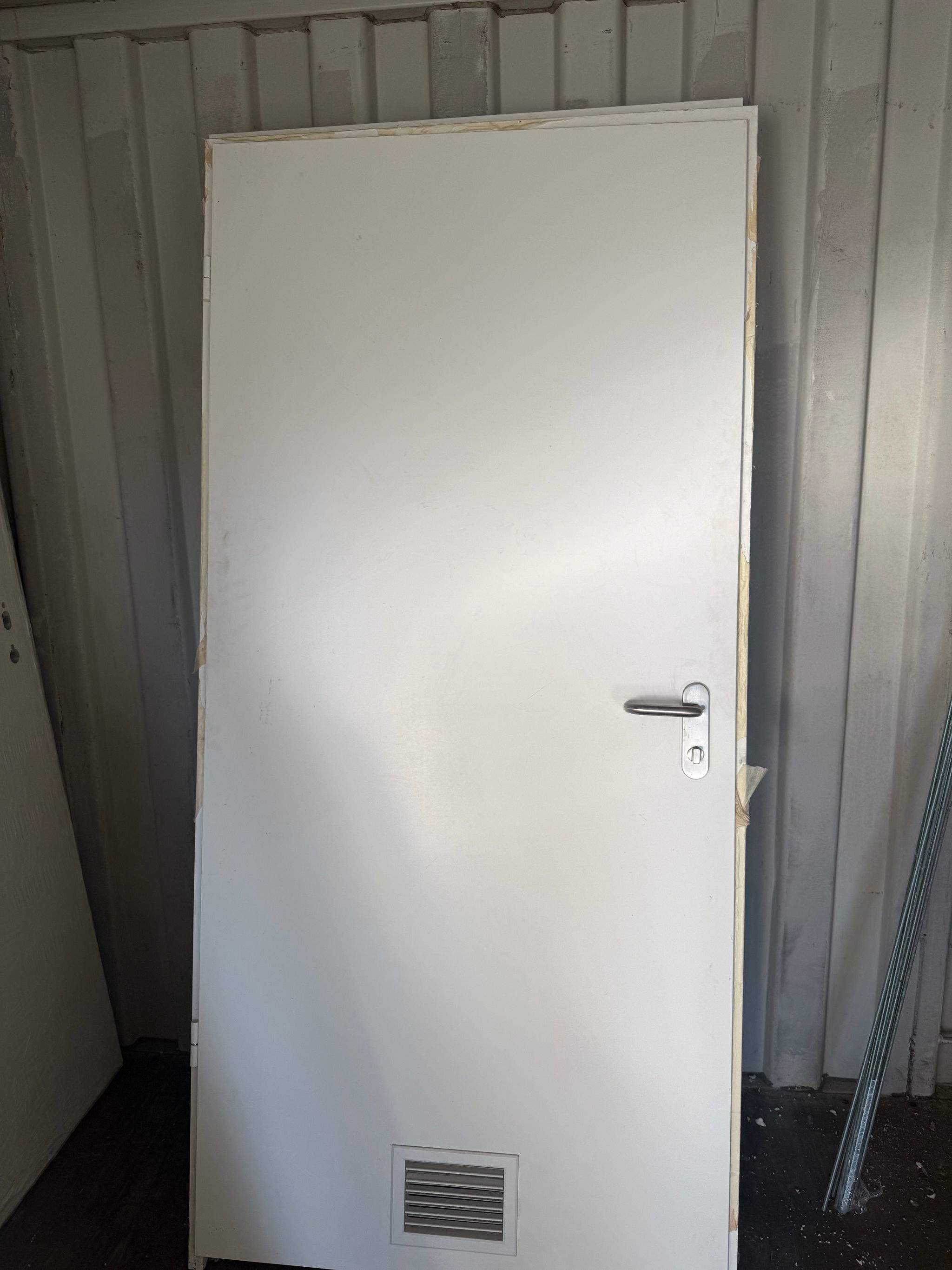 Image 1/4