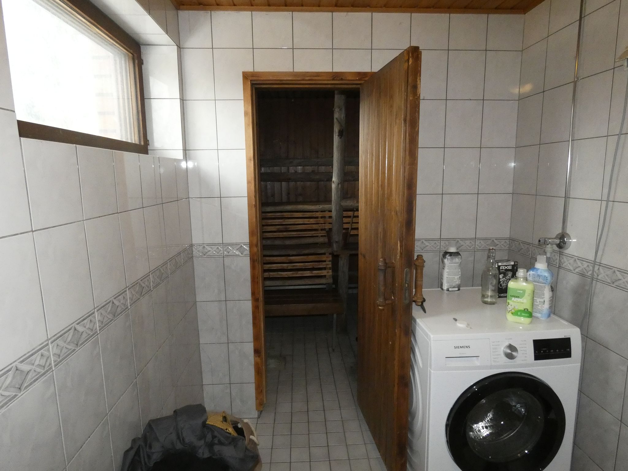 Image 33/38