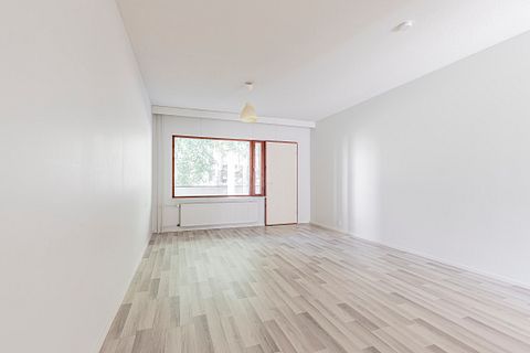 Image 8/23