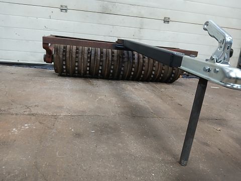 Image 2/9