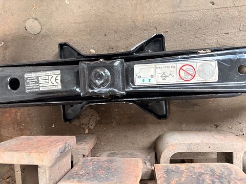 Image 2/4