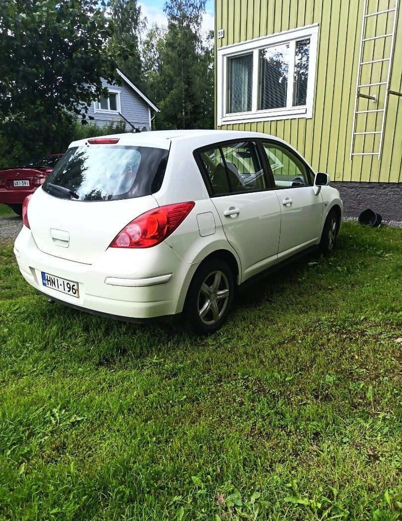 Image 3/6