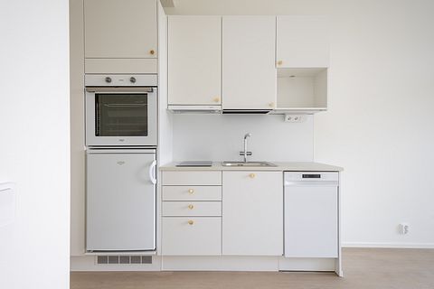 Image 6/10