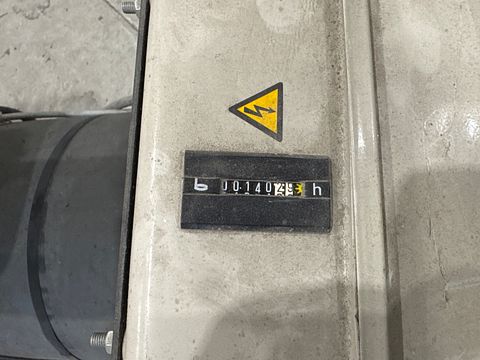 Image 8/14