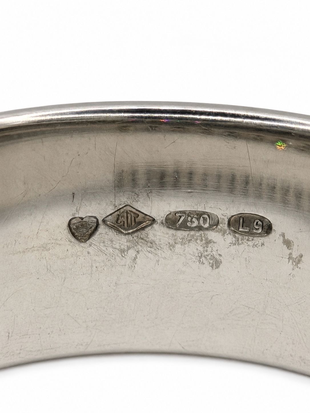 Image 3/3