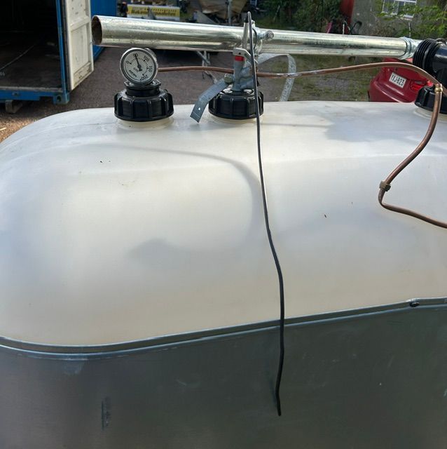 Image 2/5