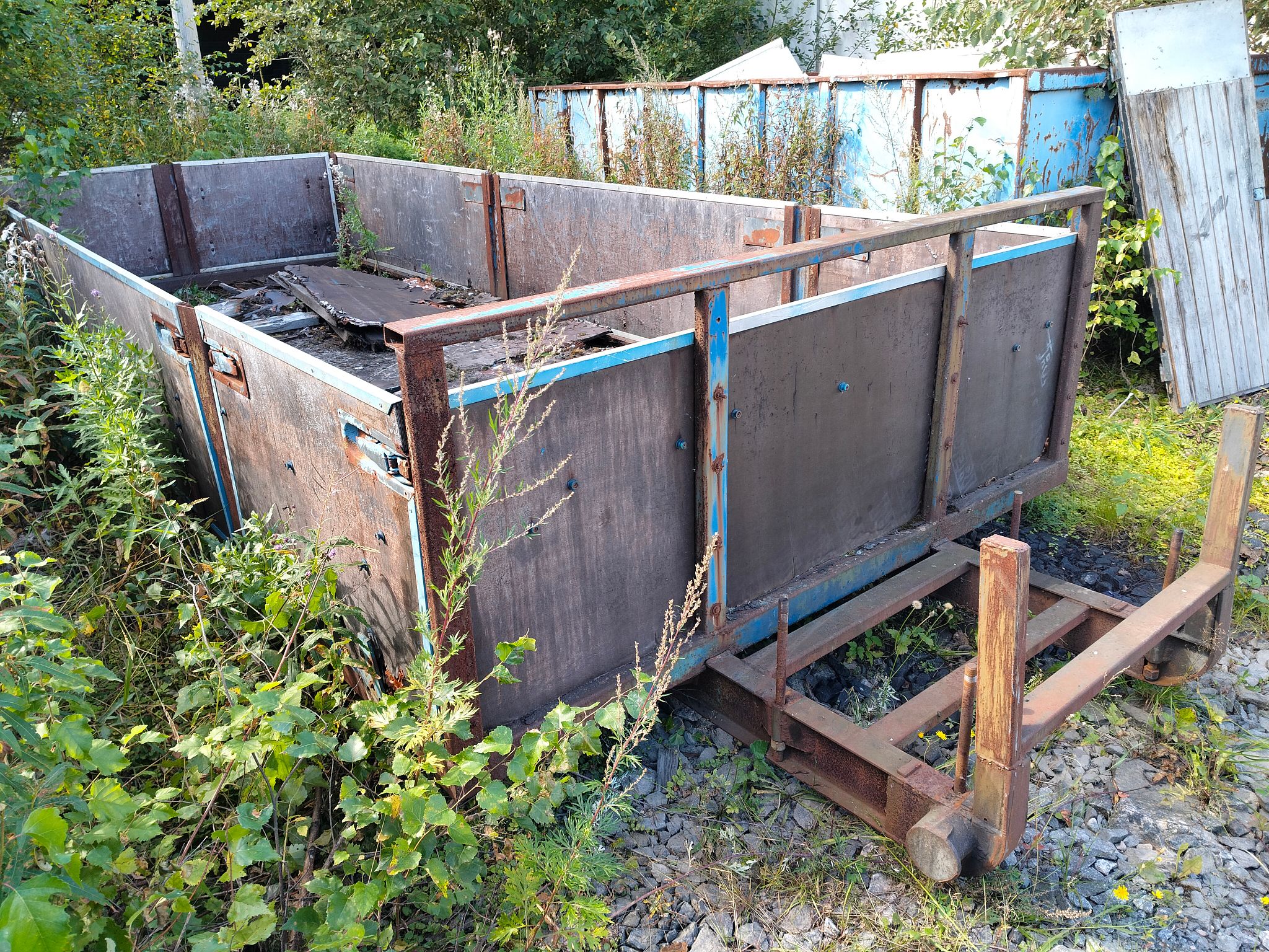 Image 2/8