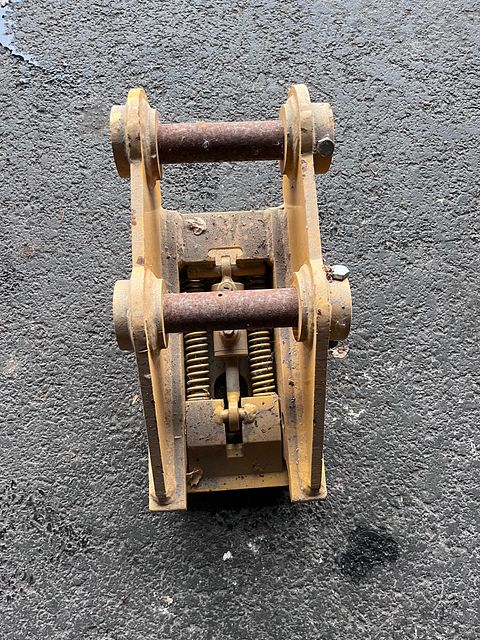 Image 4/8