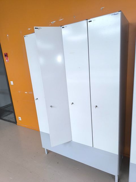 Image 4/5