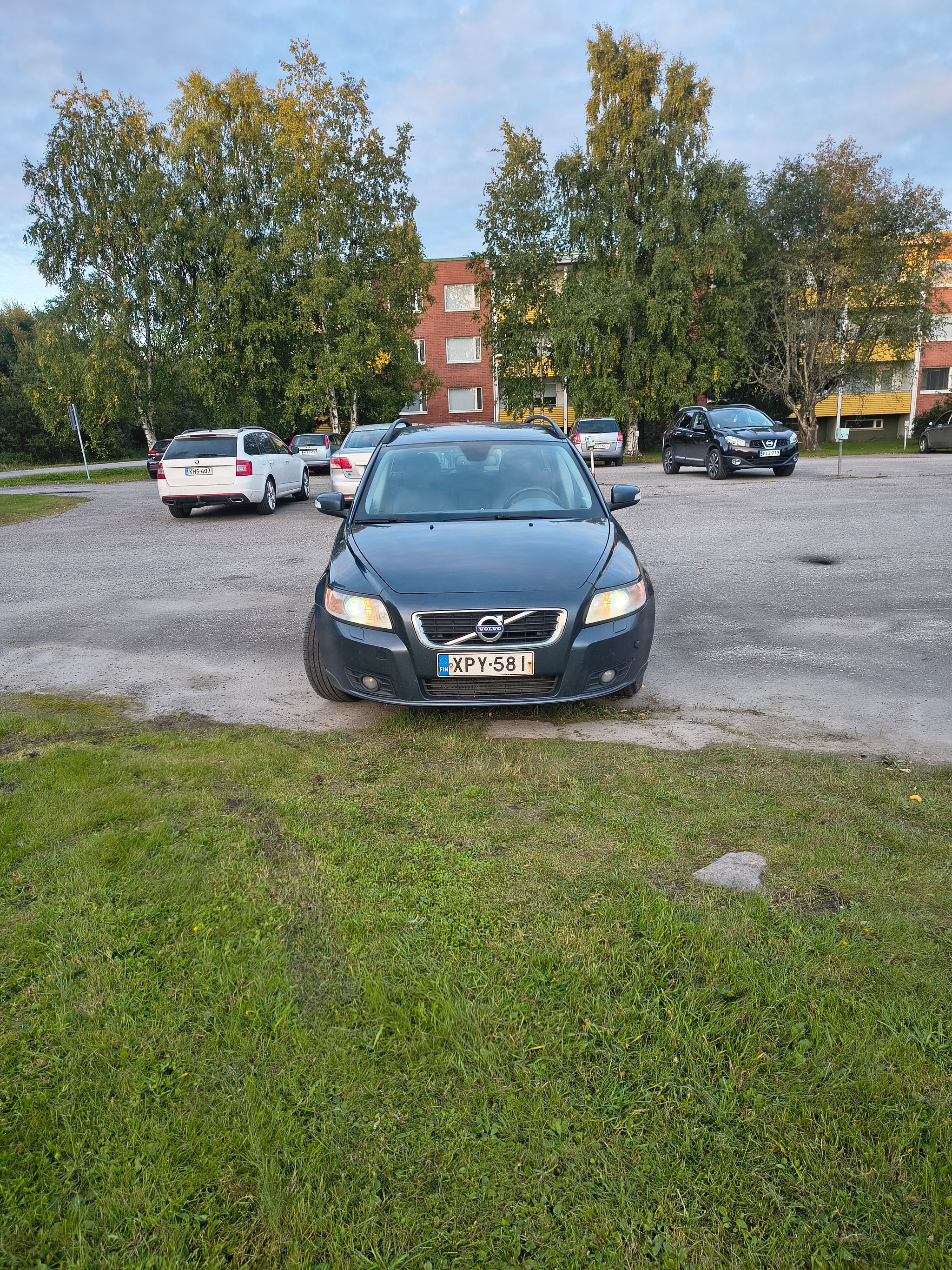 Image 1/9
