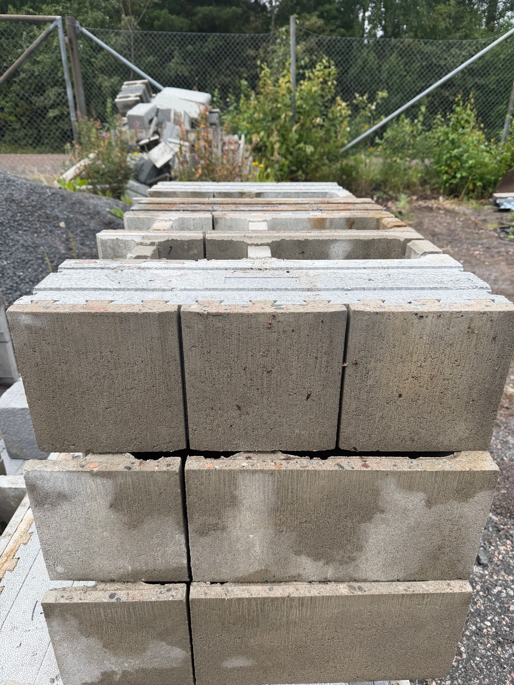Image 6/7