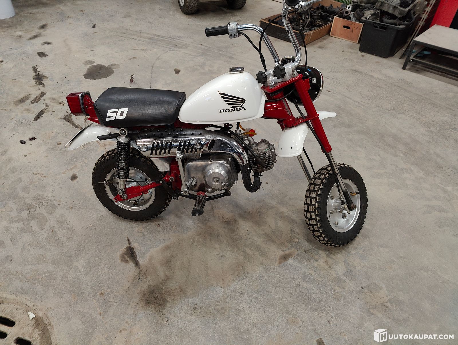 Honda MONKEY 1982 6400 Km Karkkila Huutokaupat honda-monkey-1982-6400-km-karkkila-huutokaupat