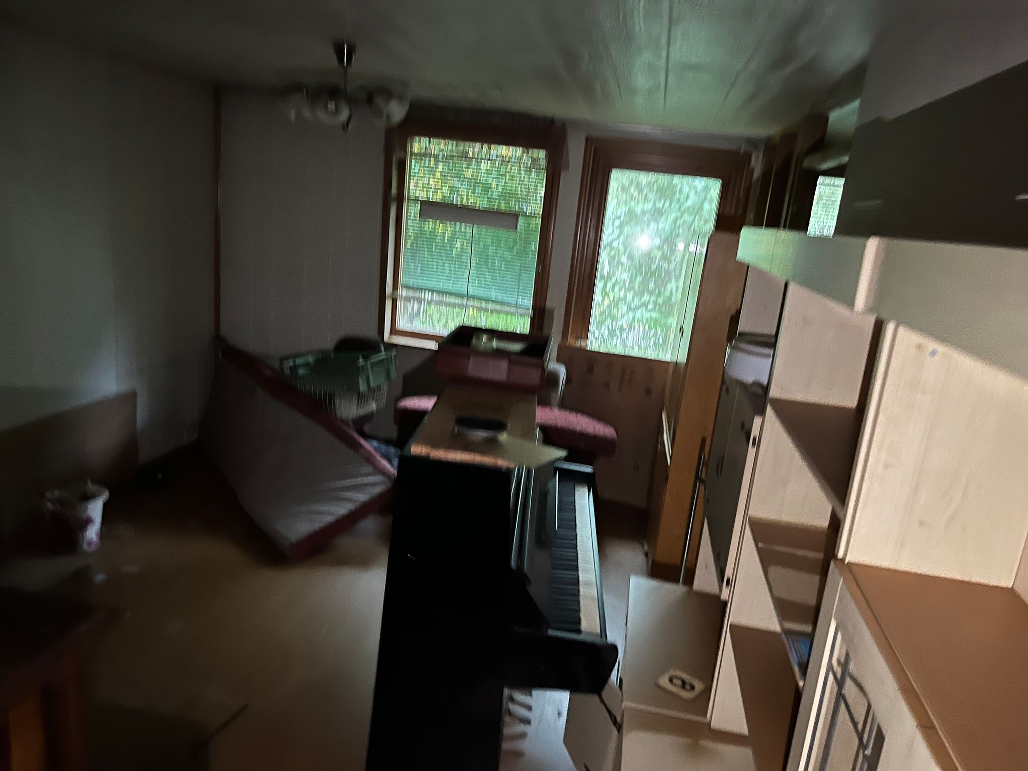 Image 8/19