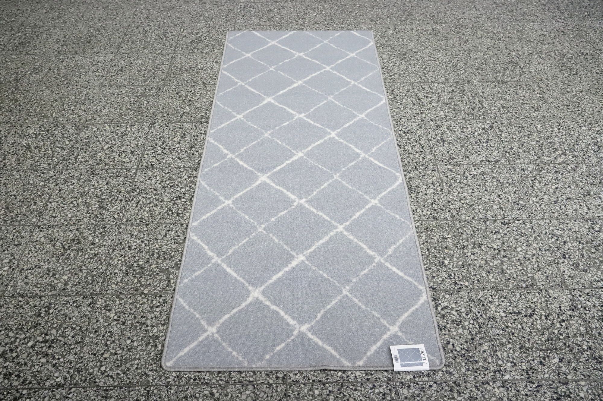 Image 2/8