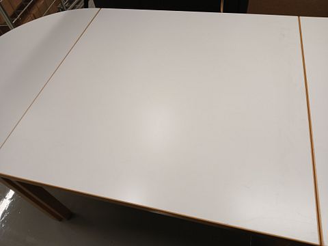 Image 4/6