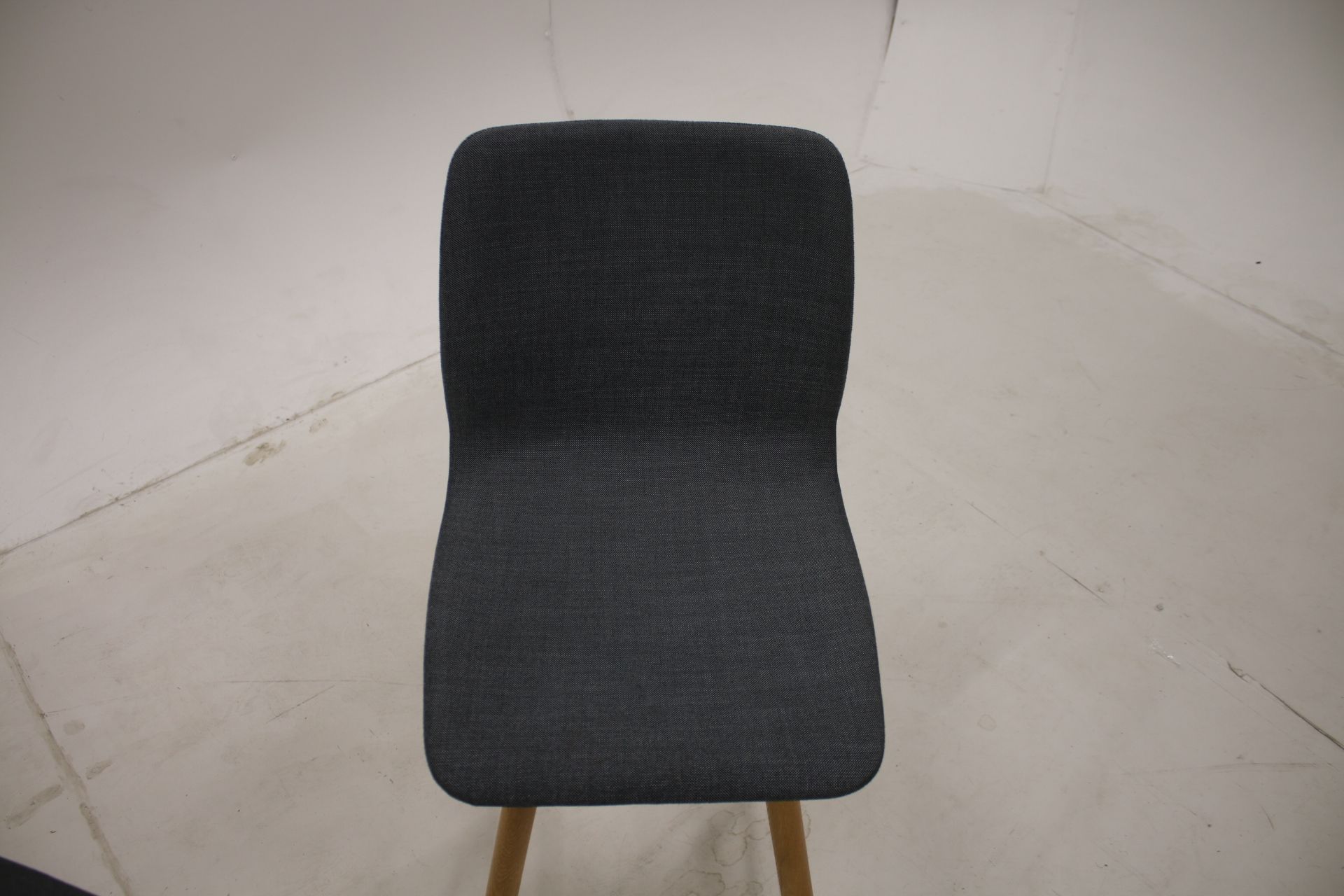 Image 4/8