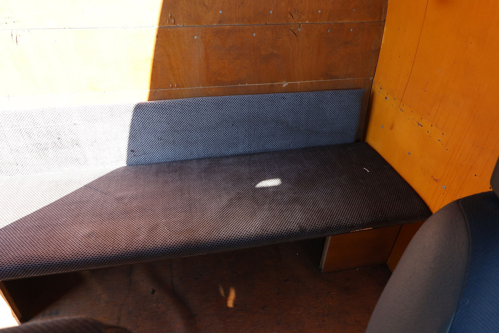 Image 18/28